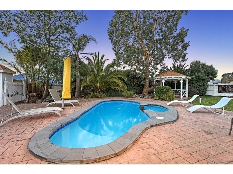 71 Hamilton Road, New Gisborne VIC 3438