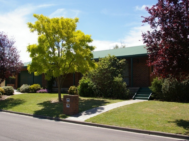 12 Carroll Crt, Gisborne VIC 3437