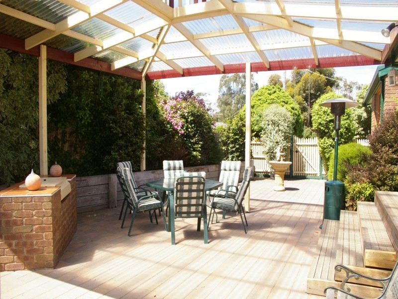 12 Carroll Crt, Gisborne VIC 3437