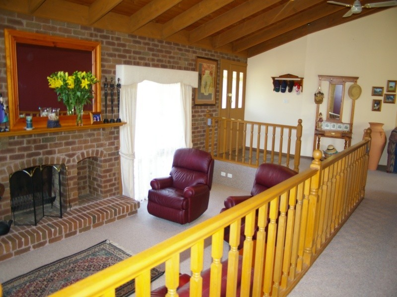 12 Carroll Crt, Gisborne VIC 3437