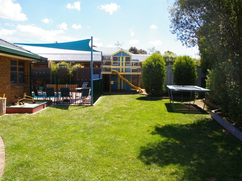 12 Carroll Crt, Gisborne VIC 3437