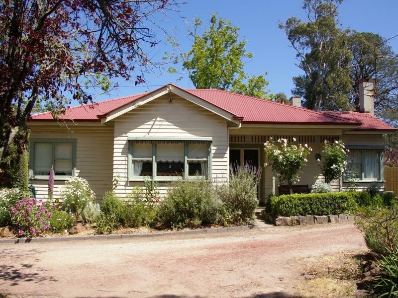 80 Howey St, Gisborne VIC 3437
