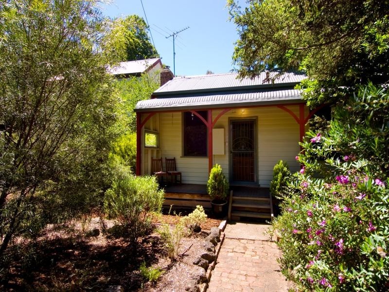 2 Ferrier St, Mount Macedon VIC 3441