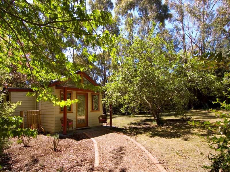 2 Ferrier St, Mount Macedon VIC 3441