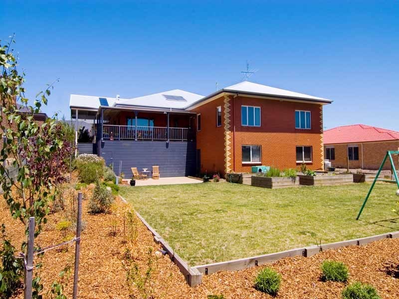 22 Alcheringa Crt, Gisborne VIC 3437