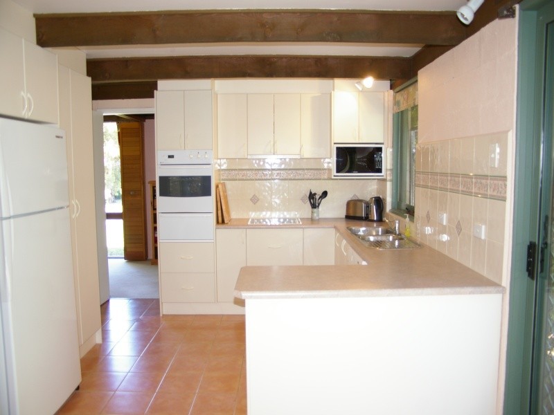 4 Sansom St, Gisborne VIC 3437