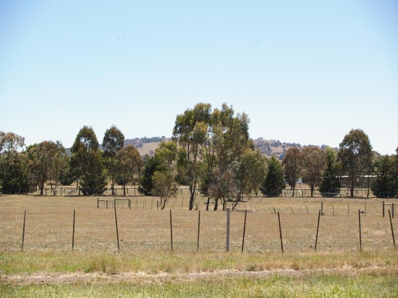 233 Gisborne Melton Rd, Gisborne VIC 3437