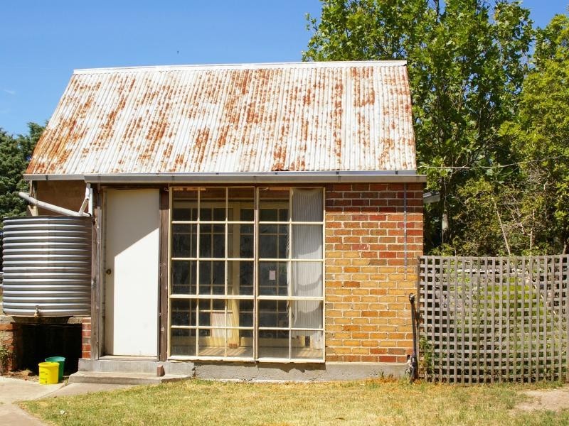 233 Gisborne Melton Rd, Gisborne VIC 3437