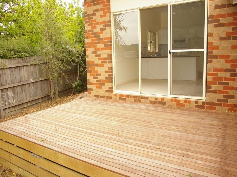 2/29 Prince St, Gisborne VIC 3437