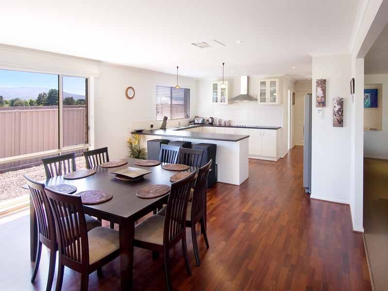 14 Hyperno Crt, Gisborne VIC 3437