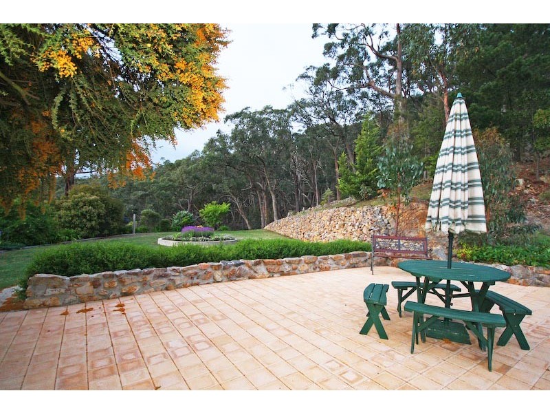 123 Mt. Robertson Rd, Gisborne VIC 3437