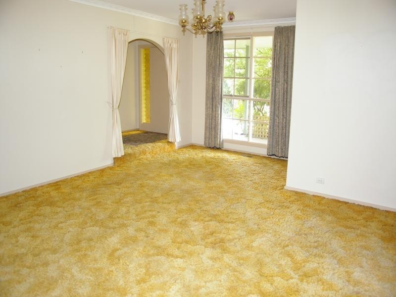 1 Thom St*, Gisborne VIC 3437