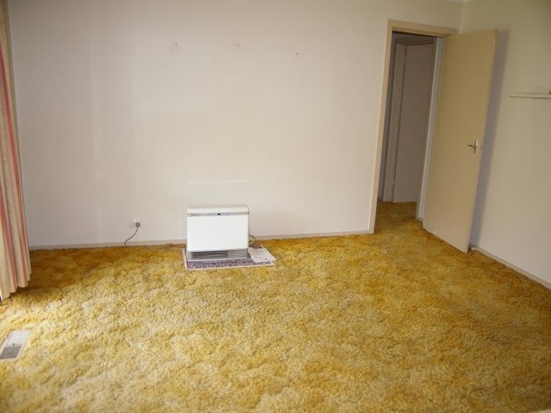 1 Thom St*, Gisborne VIC 3437