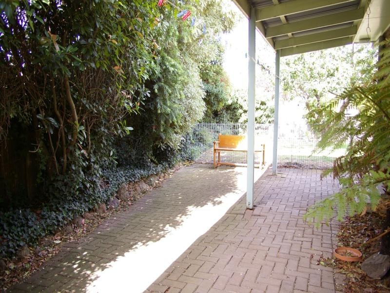 1 Thom St*, Gisborne VIC 3437