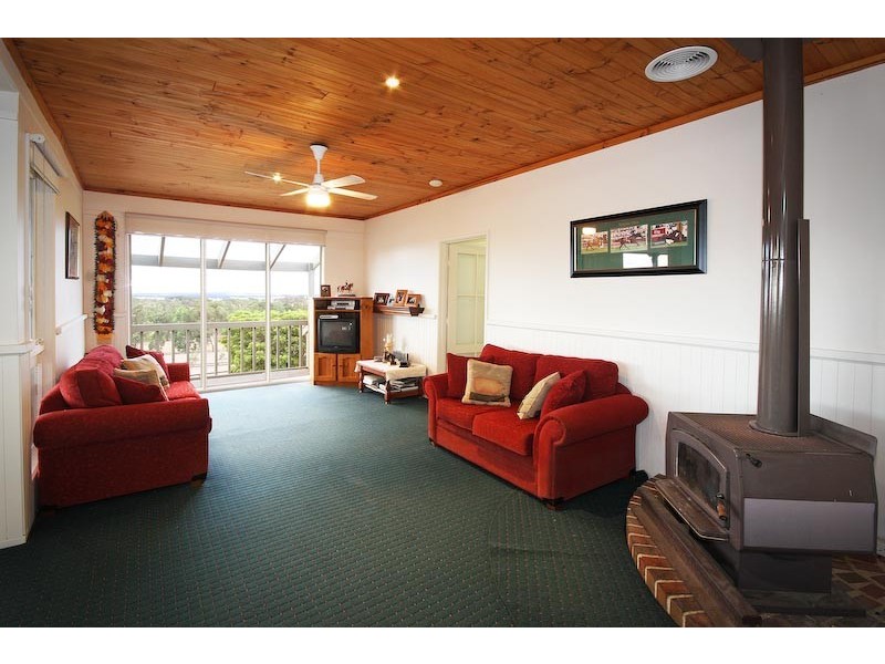 114 Mt. Charlie Rd, Riddells Creek VIC 3431