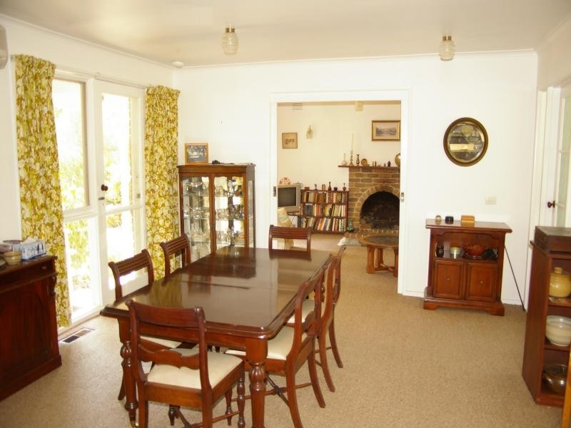 88 Carrington St, Macedon VIC 3440