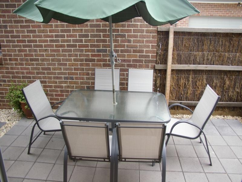 Unit 2/8A Howey St, Gisborne VIC 3437