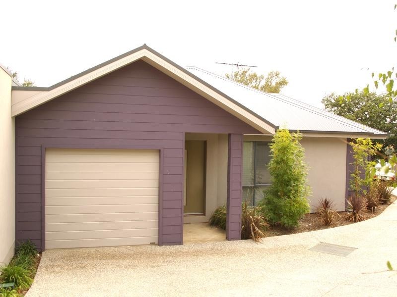 Unit 3/1-5 Rodney St, Gisborne VIC 3437