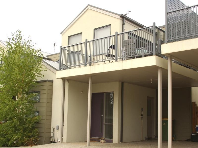 Unit 6/1-5 Rodney St, Gisborne VIC 3437