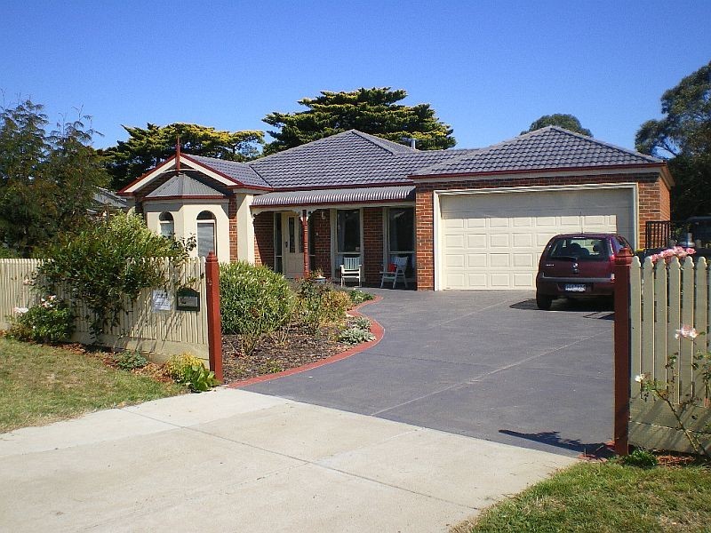 13  DOREIMUS COURT, New Gisborne VIC 3438