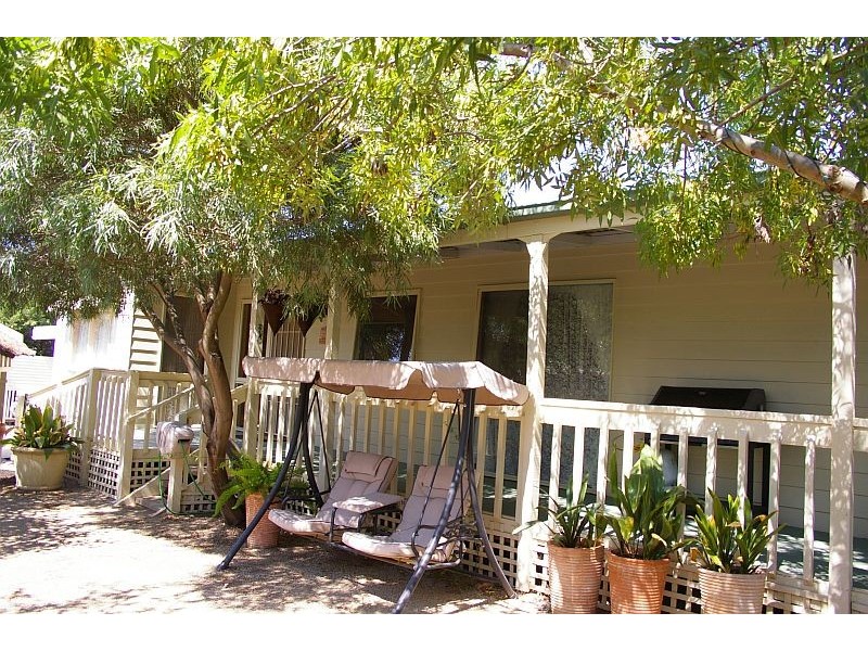 17 SEXTON STREET, Riddells Creek VIC 3431