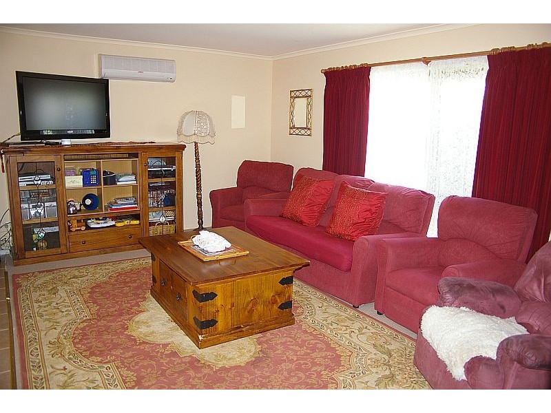 17 SEXTON STREET, Riddells Creek VIC 3431