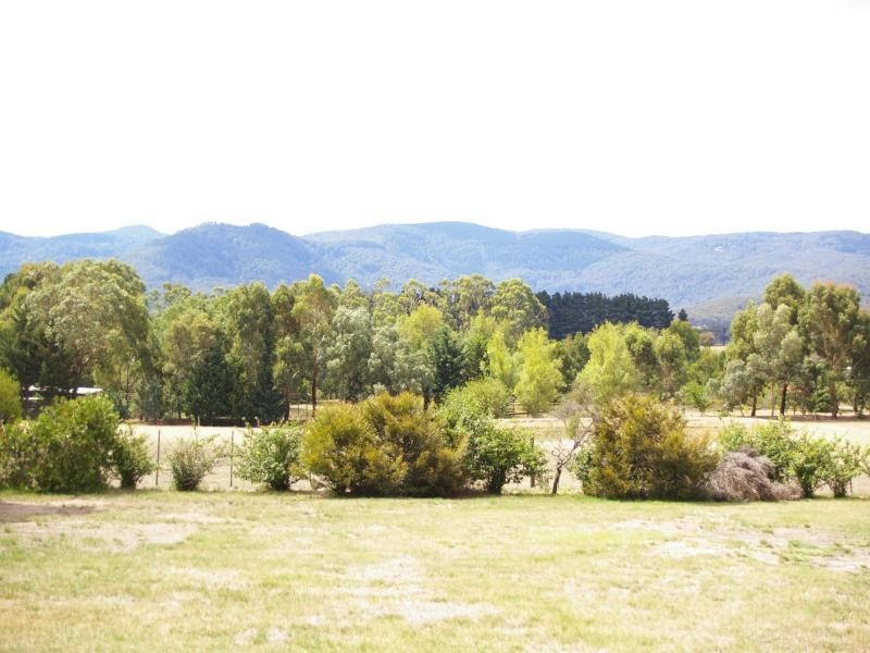 30 Kemp Rd, New Gisborne VIC 3438