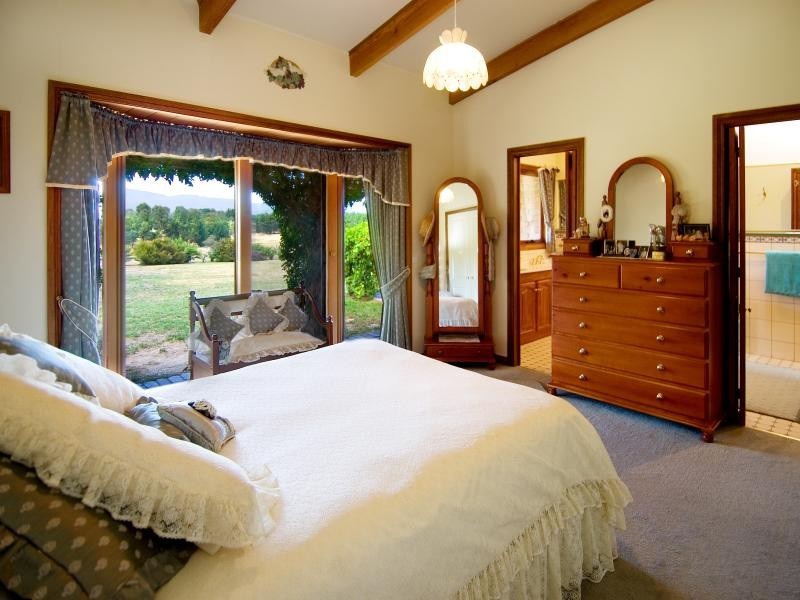 30 Kemp Rd, Gisborne VIC 3437