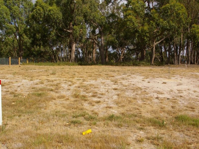 10 Leafy Retreat, Gisborne VIC 3437