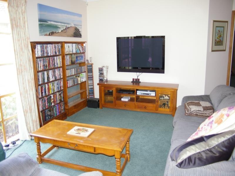 Unit 2/23 Farrell St*, Gisborne VIC 3437