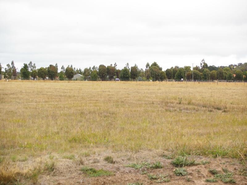 Cnr Cornish and Whittaker Sts, Riddells Creek VIC 3431