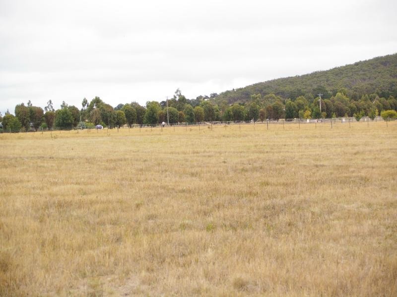 Cnr Cornish and Whittaker Sts, Riddells Creek VIC 3431