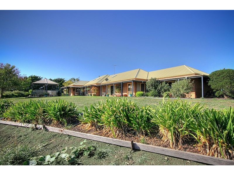 152  BENSON ROAD, Gisborne South VIC 3437