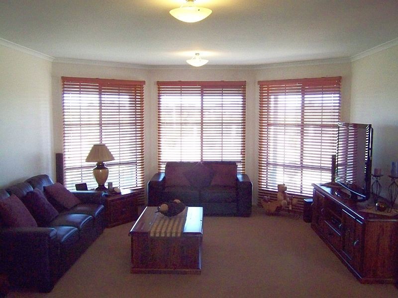 49  STUARTFIELD AVE, Romsey VIC 3434