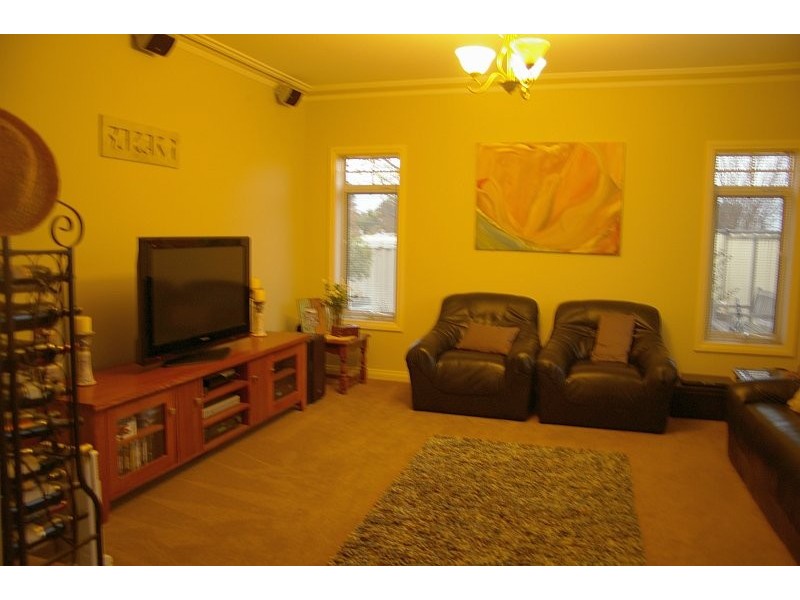 2/54  GOODE STREET, Gisborne VIC 3437
