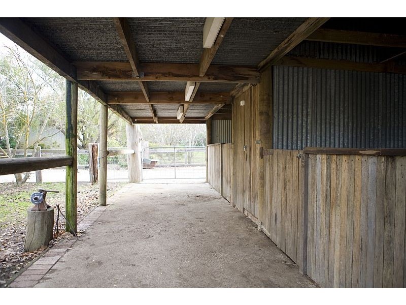 1 DUNNE ROAD, Bullengarook VIC 3437