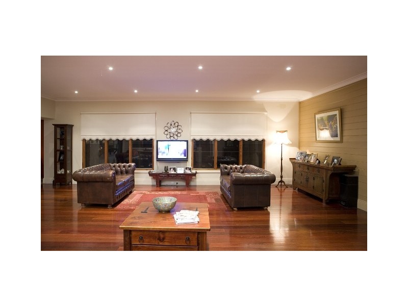 1 DUNNE ROAD*, Gisborne VIC 3437