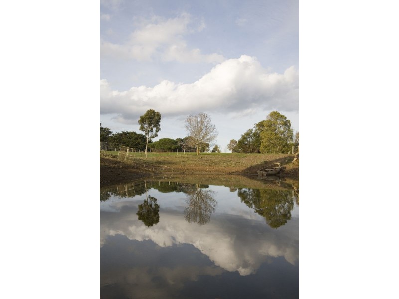 1 DUNNE ROAD*, Gisborne VIC 3437