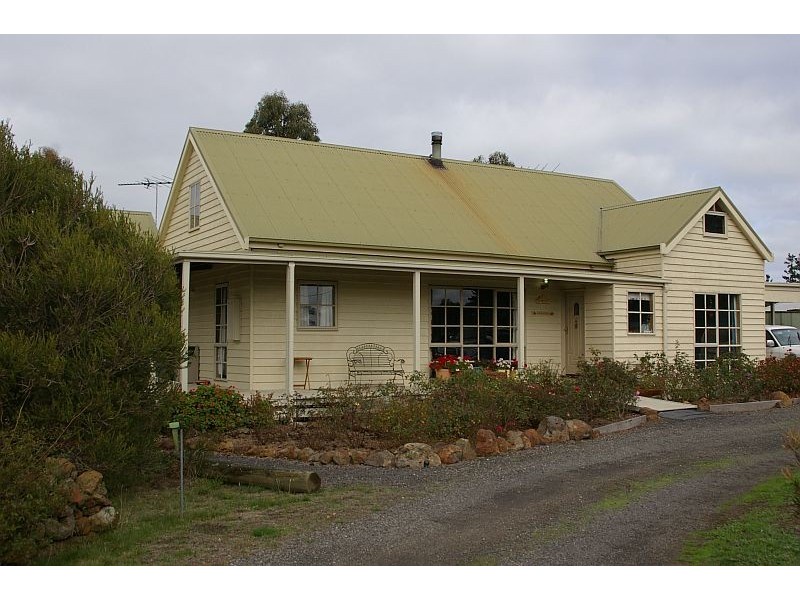 174 CAMPBELL RD, Riddells Creek VIC 3431