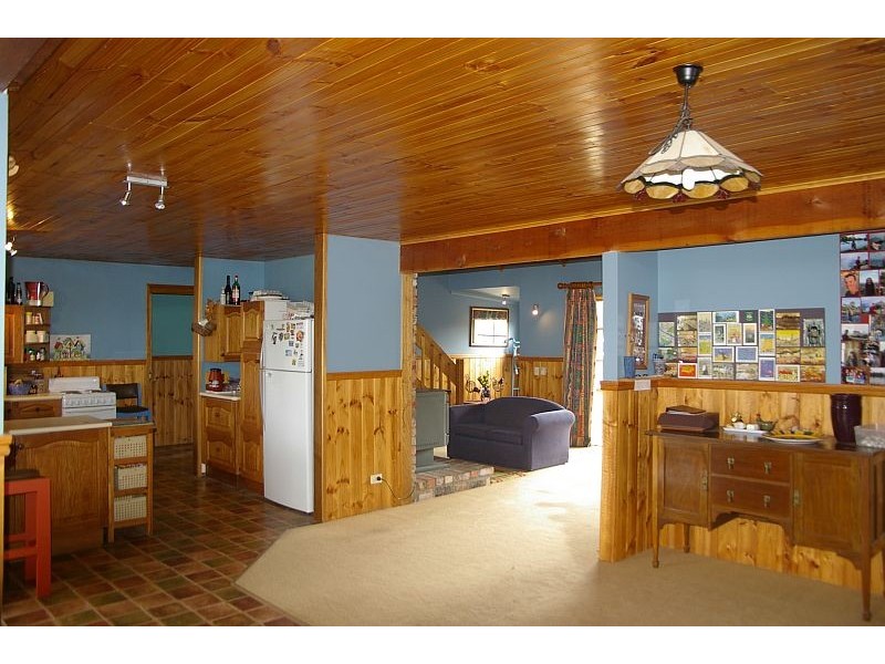 174 CAMPBELL RD, Riddells Creek VIC 3431