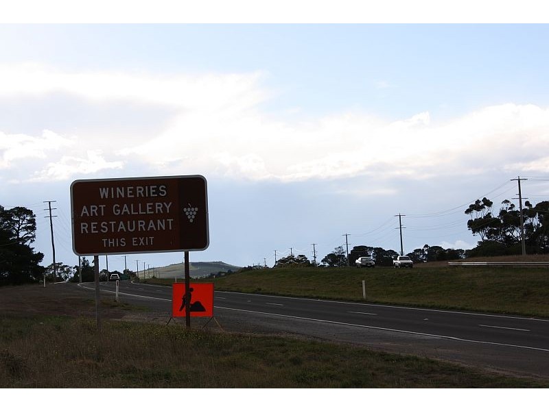 2 Millett Rd, Gisborne South VIC 3437