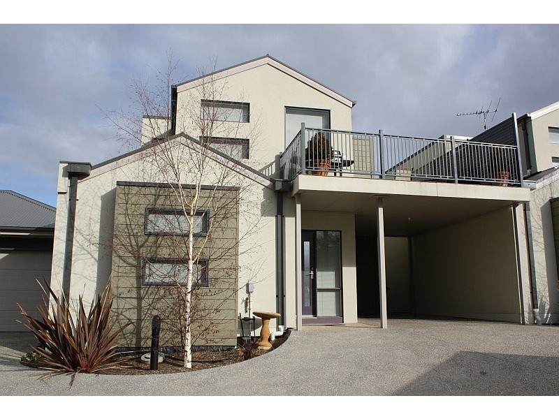 5/1-5 Rodney Street, Gisborne VIC 3437