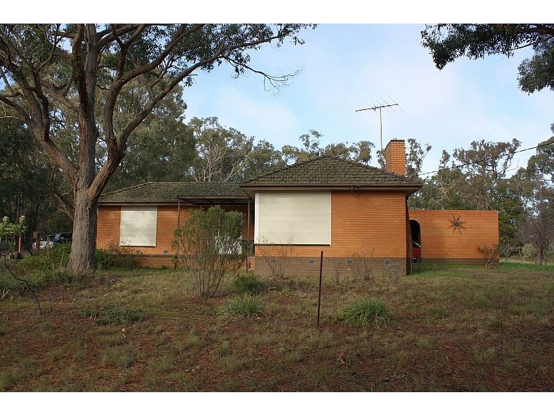 12 WILLIAMS AVENUE, Macedon VIC 3440