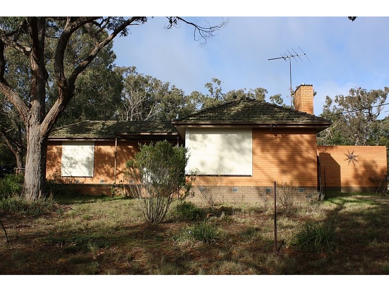 12 WILLIAMS AVENUE, Macedon VIC 3440