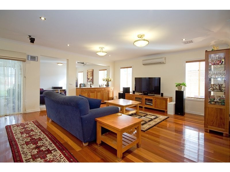 1 KURUNG COURT WEST, Gisborne VIC 3437