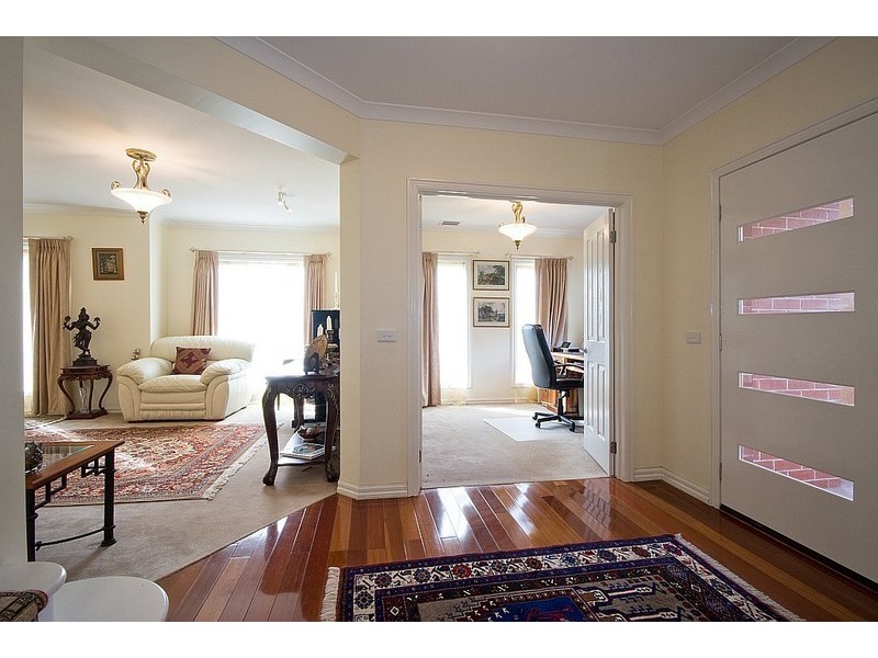 1 KURUNG COURT WEST, Gisborne VIC 3437