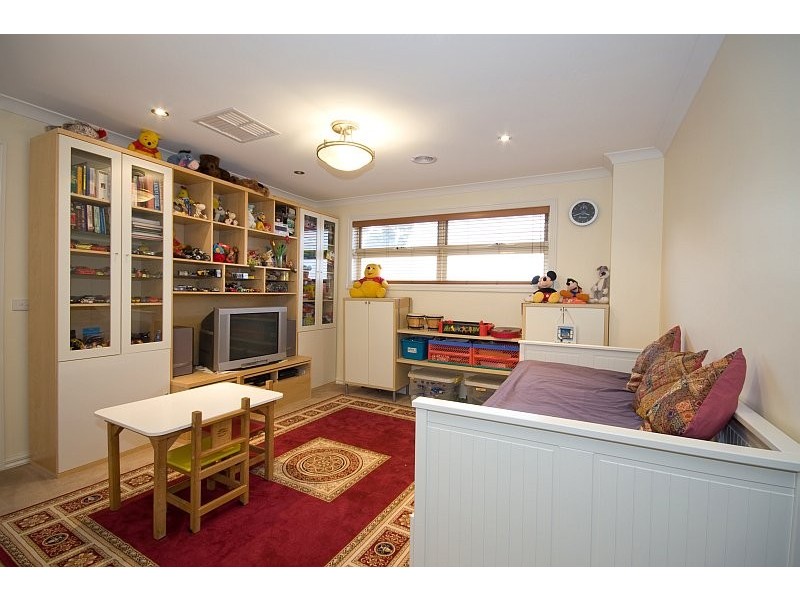 1 KURUNG COURT WEST, Gisborne VIC 3437