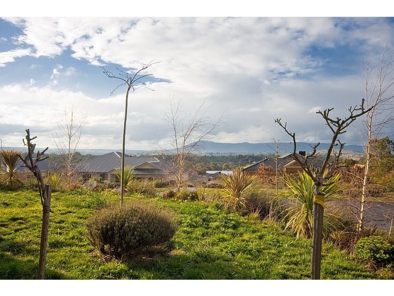 1 KURUNG COURT WEST, Gisborne VIC 3437