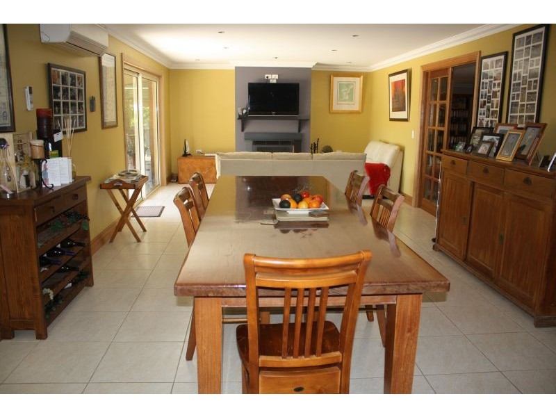 62 TWEDDLE ROAD, Gisborne VIC 3437