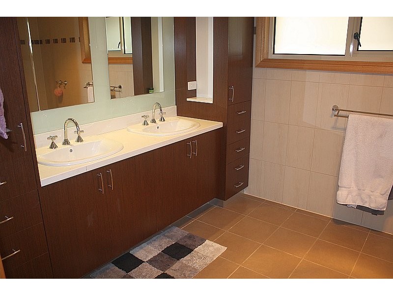 62 TWEDDLE ROAD, Gisborne VIC 3437